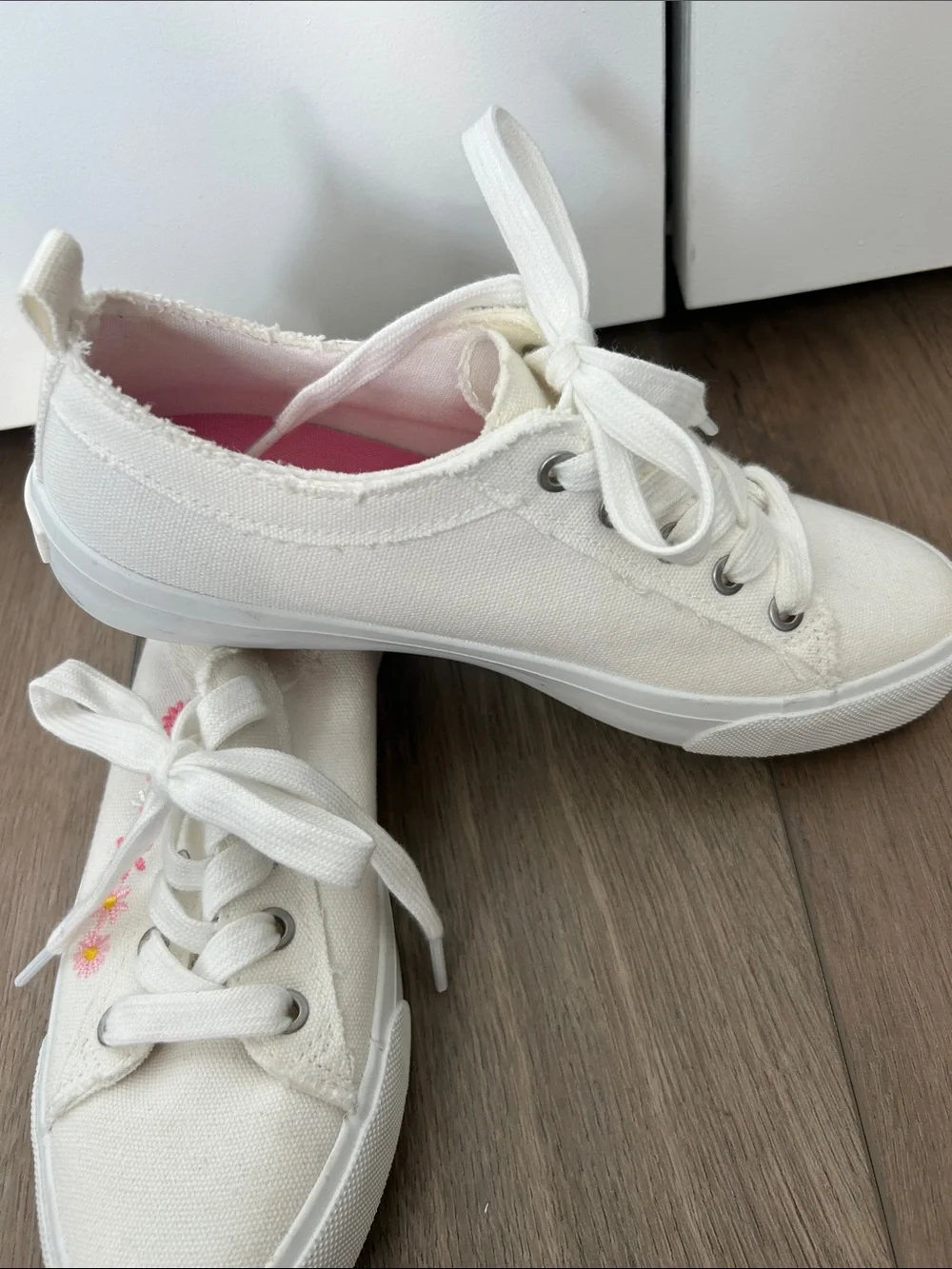 Tommy Bahama White Canvas Sneakers with Pink Insole and Floral Detail